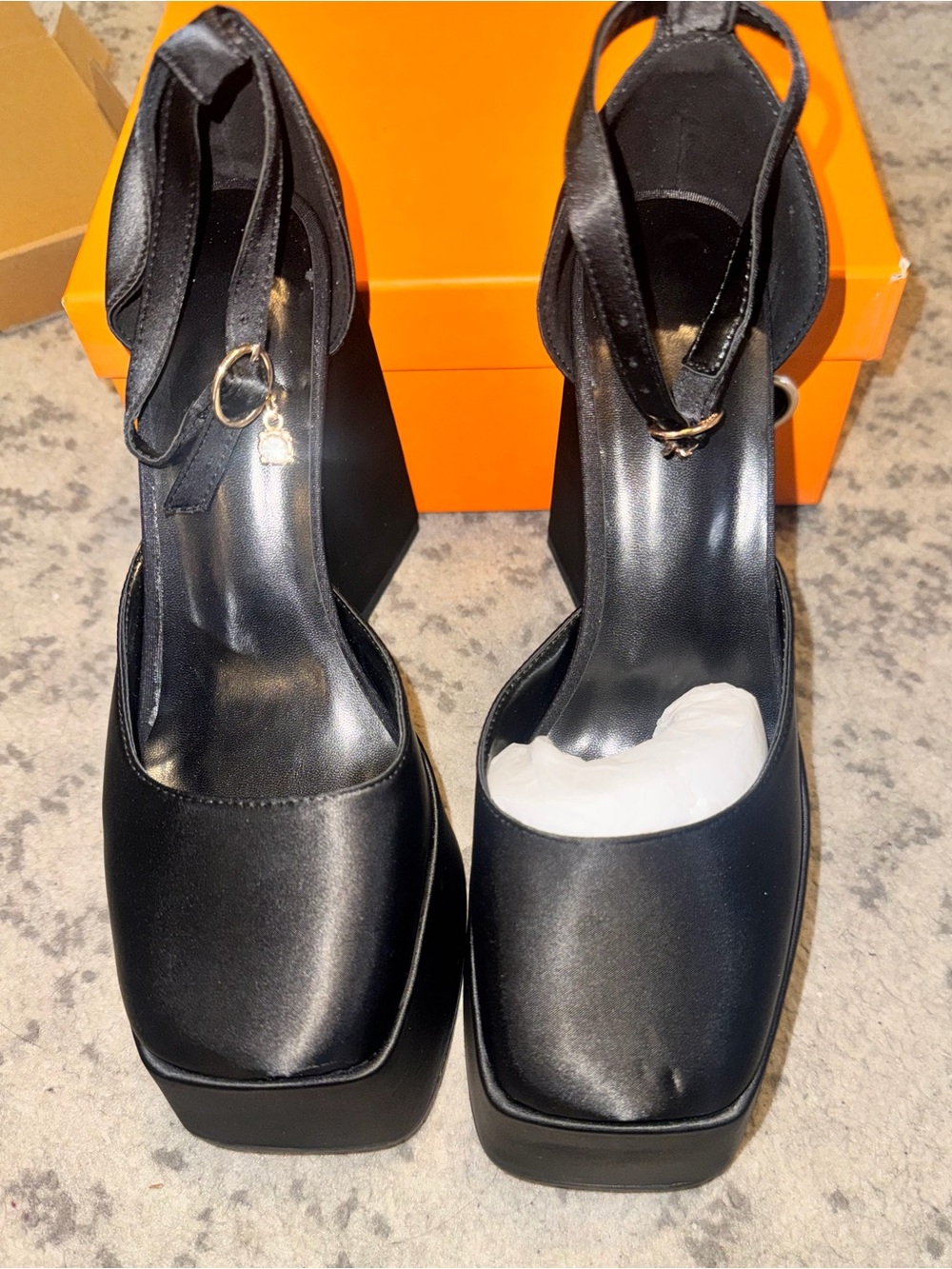 Black Satin Mary Jane ankle strap platform heels
new in box
size 37 (7)